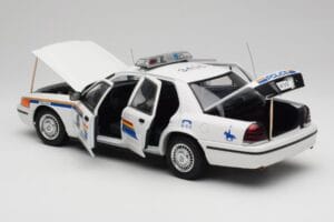 Ford Crown Victoria RCMP Police Car AUTOart 1:18 72706 Diecast - image 5 of 8