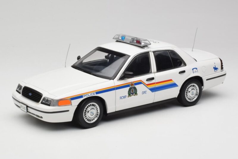 Ford Crown Victoria RCMP Police Car AUTOart 1:18 Ford Crown Victoria RCMP Police Car AUTOart 1:18 72706 Diecast