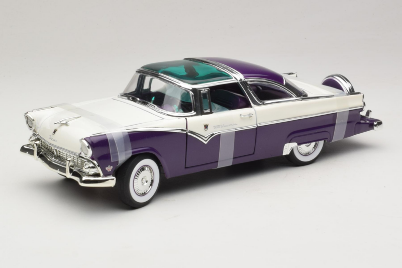 Ford Crown Victoria White Purple Road Signature 1:18 Ford Crown Victoria White Purple Road Signature 1:18 92138-P1 Diecast
