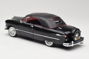Ford Deluxe Cabriolet Black Maisto 1:18 31681 Diecast - image 7 of 8