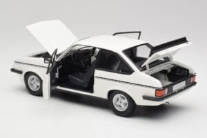 Ford Escort Mk2 RS 2000 LHD White Minichamps 1:18 150084300 Diecast - image 5 of 8