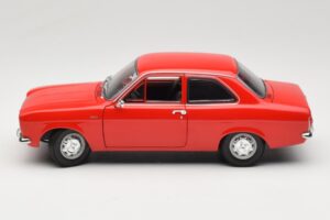 Ford Escort Mk1 Street Red Minichamps 1:18 100081001 Diecast - image 4 of 8