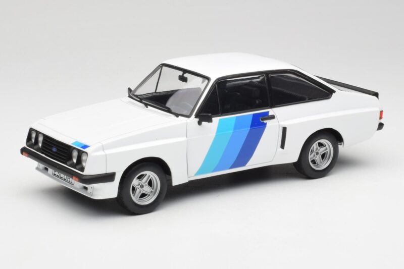 Ford Escort Mk2 RS 2000 X-Pack Diamond White & Blue Decor MCG 1:18 Ford Escort Mk2 RS 2000 X-Pack Diamond White & Blue Decor MCG 1:18 MCG18351 Diecast