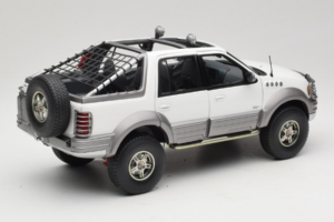 Ford Expedition Himalaya White AUTOart 1:18 72781 Diecast - image 3 of 8