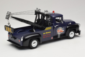 Ford F-100 Tow Truck Bob's Towing Welly 1:18 19834-W Diecast - image 2 of 6