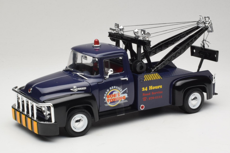 Ford F-100 Tow Truck Bob's Towing Welly 1:18 Ford F-100 Tow Truck Bob's Towing Welly 1:18 19834-W Diecast