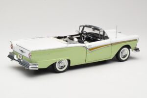 Ford Fairlane Skyliner Green & White Sun Star 1:18 FORD003 Diecast - image 4 of 9