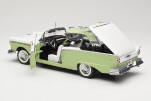 Ford Fairlane Skyliner Green & White Sun Star 1:18 FORD003 Diecast - image 6 of 9