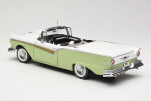 Ford Fairlane Skyliner Green & White Sun Star 1:18 FORD003 Diecast - image 8 of 9