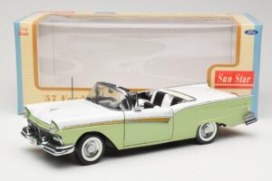 Ford Fairlane Skyliner Green & White Sun Star 1:18 FORD003 Diecast - image 9 of 9