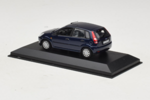Ford Fiesta Mk5 4-Door Dark Blue Minichamps 1:43 FIESTA001 Diecast - image 3 of 4