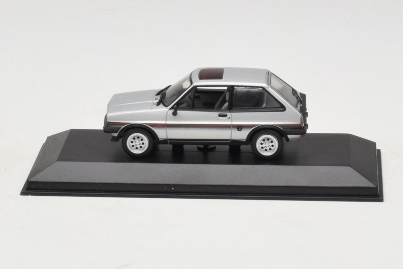 Ford Fiesta XR2 Silver Minichamps 1:43 400085160 Diecast