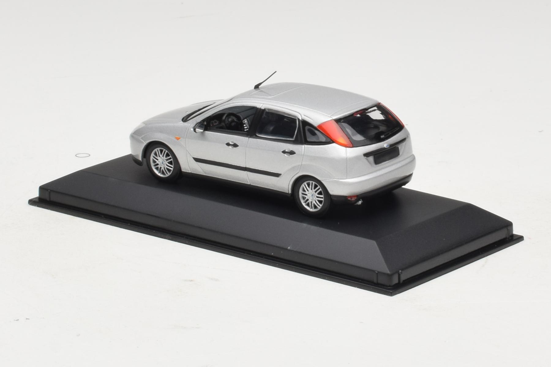 Ford Focus Mk1 Silver Minichamps 1:43