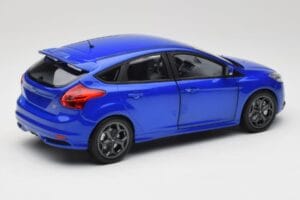 Ford Focus ST Mk2 Blue Metallic Minichamps 1:18 110082001 Diecast - image 3 of 8
