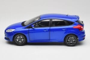 Ford Focus ST Mk2 Blue Metallic Minichamps 1:18 110082001 Diecast - image 4 of 8