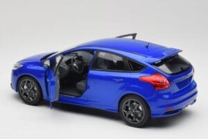 Ford Focus ST Mk2 Blue Metallic Minichamps 1:18 110082001 Diecast - image 5 of 8