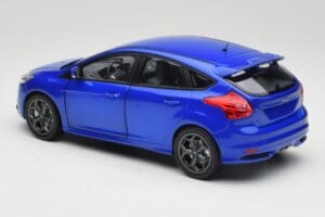 Ford Focus ST Mk2 Blue Metallic Minichamps 1:18 110082001 Diecast - image 7 of 8