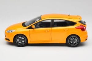 Ford Focus ST Mk2 Tangerine Scream Minichamps 1:18 110082005 Diecast - image 4 of 8