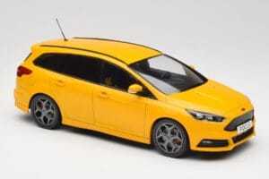 Ford Focus ST Turnier Mk3 Yellow MCG 1:18 MCG18464 Diecast - image 4 of 6
