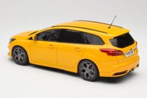 Ford Focus ST Turnier Mk3 Yellow MCG 1:18 MCG18464 Diecast - image 5 of 6