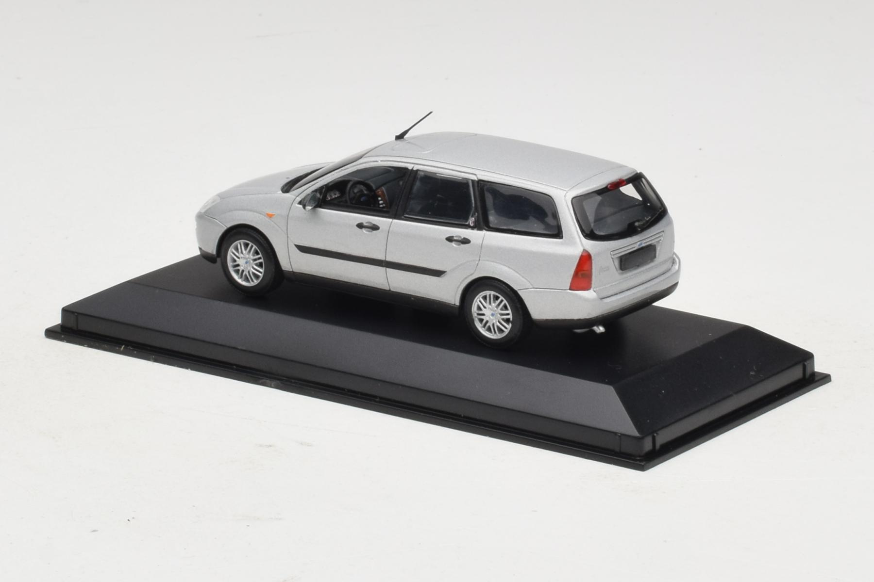 Ford Focus Mk1 Turnier Silver Minichamps 1:43