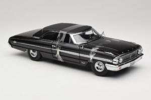 Ford Galaxie 500 Men in Black 3 Movie GreenLight 1:18 015301 Diecast - image 4 of 6