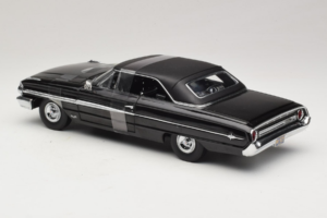 Ford Galaxie 500 Men in Black 3 Movie GreenLight 1:18 015301 Diecast - image 5 of 6