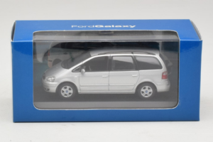 Ford Galaxy Mk2 Silver Minichamps 1:43 GALAXY001 Diecast - image 4 of 4