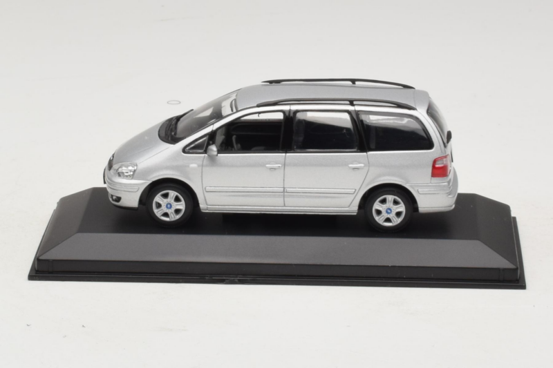 Ford Galaxy Mk2 Silver Minichamps 1:43 GALAXY001 Diecast