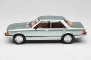 Ford Granada Mk2 2.8 Ghia Light Green Metallic MCG 1:18 MCG18535 Diecast - image 3 of 6