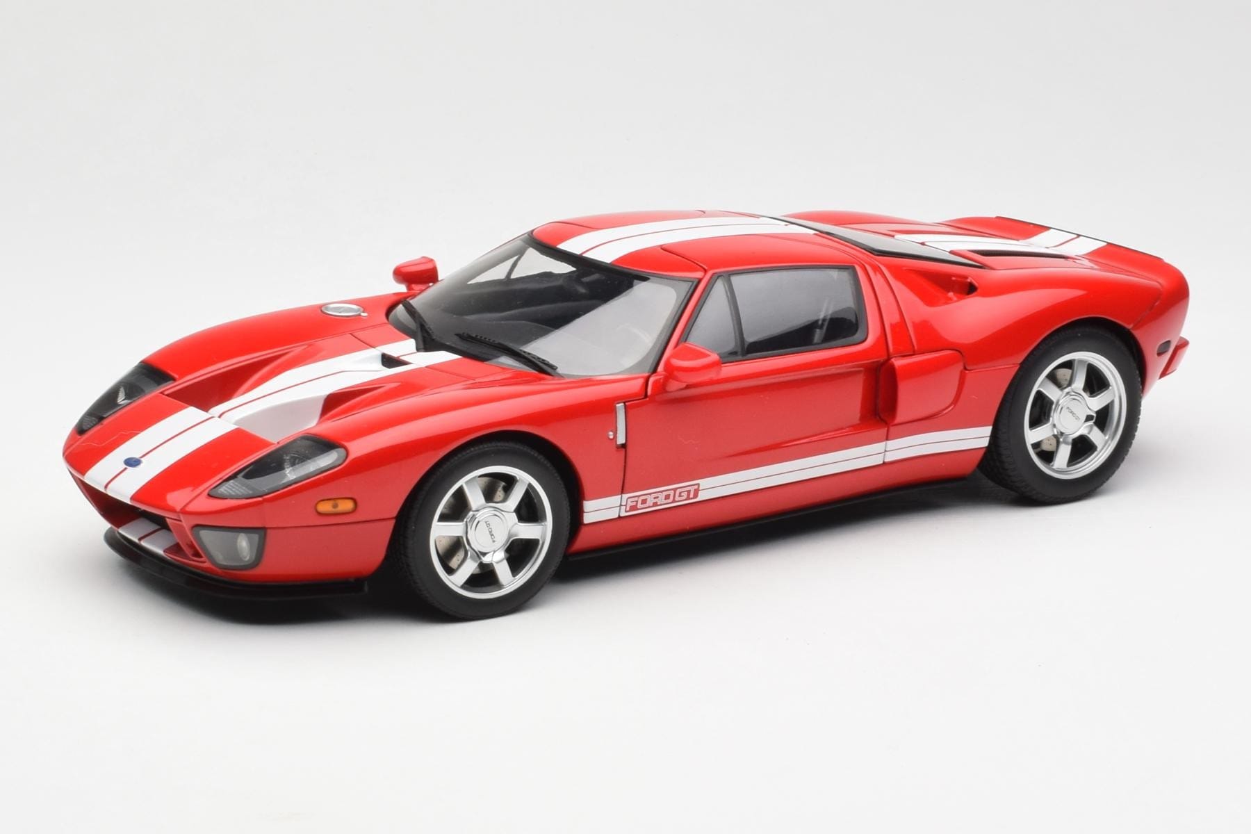 Ford GT Red AUTOart 1:18