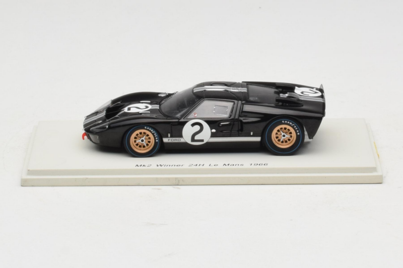 Ford GT40 Mk II #2 B. McLaren / C. Amon Shelby American Winner 24 Hours of Le Mans 1966 Spark 1:43 Ford GT40 Mk II #2 B. McLaren / C. Amon Shelby American Winner 24 Hours of Le Mans 1966 Spark 1:43 43LM66-O1 Resin