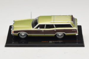 Ford LTD Country Squire Green Bronze IXO 1:43 CLC608N Diecast