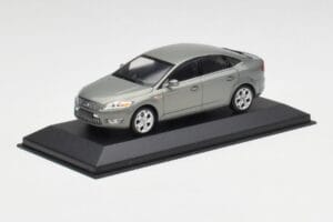 Ford Mondeo Mk3 Sedan Grey Metallic Minichamps 1:43 IND403086003 Diecast - image 2 of 4