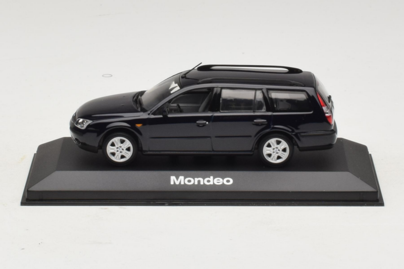 Ford Mondeo Mk3 Touring Black Minichamps 1:43 Ford Mondeo Mk3 Touring Black Minichamps 1:43 MONDEO003 Diecast