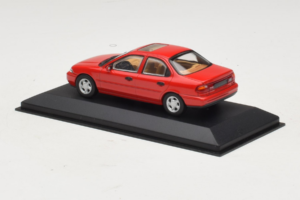Ford Mondeo Mk1 Sedan Red Minichamps 1:43 082000 Diecast - image 3 of 4