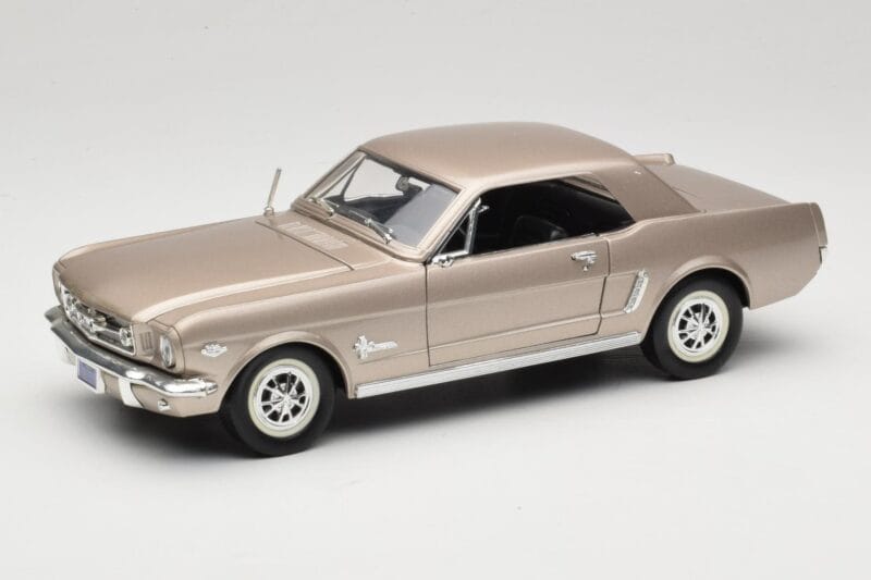 Ford Mustang 1964 1/2 Silver Mira 1:18 6127 Diecast