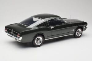 Ford Mustang Fastback Ivy Green Otto 1:12 G079 Resin - image 2 of 6