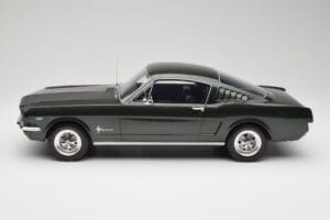 Ford Mustang Fastback Ivy Green Otto 1:12 G079 Resin - image 3 of 6