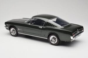 Ford Mustang Fastback Ivy Green Otto 1:12 G079 Resin - image 5 of 6
