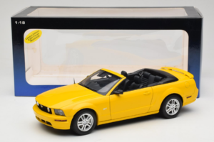Ford Mustang GT S197 Convertible Screaming Yellow AUTOart 1:18 73062 Diecast - image 8 of 8