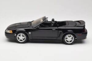 Ford Mustang GT SN95 Convertible Black Maisto 1:18 50328 Diecast - image 4 of 8