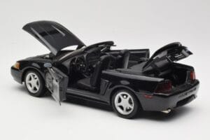 Ford Mustang GT SN95 Convertible Black Maisto 1:18 50328 Diecast - image 5 of 8
