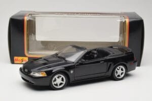 Ford Mustang GT SN95 Convertible Black Maisto 1:18 50328 Diecast - image 8 of 8
