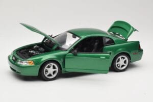 Ford Mustang GT SN95 Green Maisto 1:18 50326 Diecast - image 2 of 8