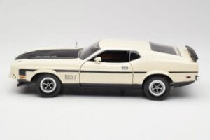 Ford Mustang Mach 1 White Sun Star 1:18 3602 Diecast - image 4 of 8