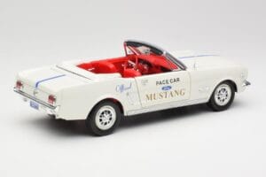 Ford Mustang Pace Car Wimbledon White Solido 1:18 81578 Diecast - image 3 of 8
