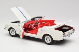 Ford Mustang Pace Car Wimbledon White Solido 1:18 81578 Diecast - image 5 of 8