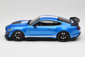 Ford Mustang Shelby GT500 S550 Blue GT Spirit 1:18 GT268 Resin - image 3 of 6
