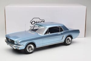 Ford Mustang V8 Hardtop Pony GT Silver Blue GT Spirit 1:12 G089 Resin - image 6 of 6